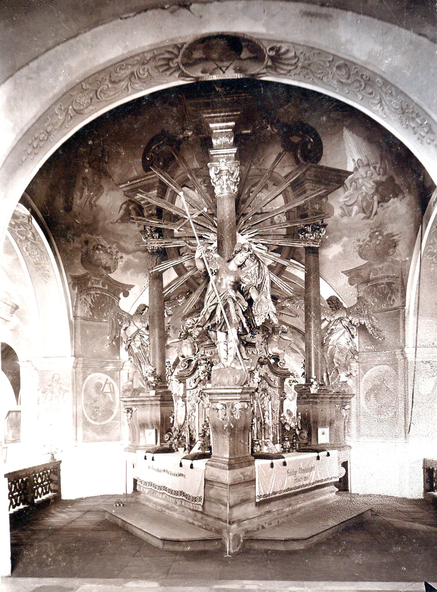 Oltář v kostele Nejsvětější Trojice 30. léta 20. století